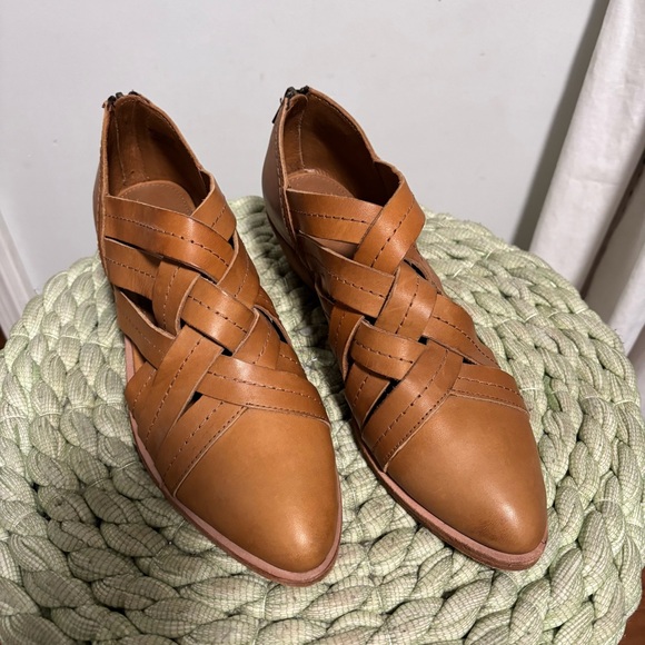 Frye Ray Hurricane Shootie Tan Woven Leather Fisherman Low Heel Shoes NWOB - Picture 7 of 16